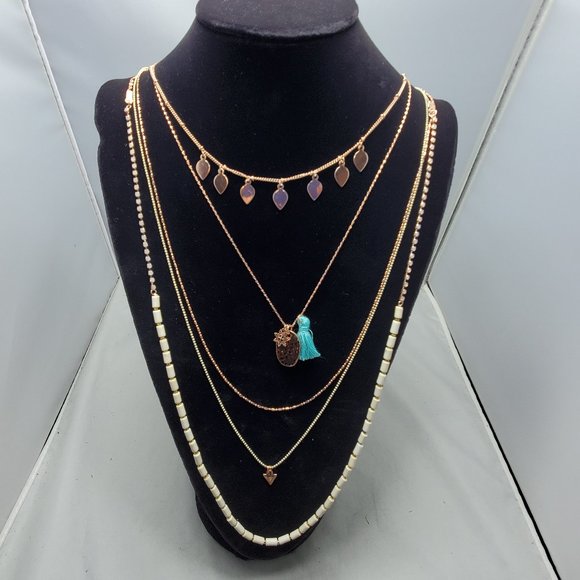 BKE 5 layered necklace rose gold chain- cream color beads - Picture 3 of 8